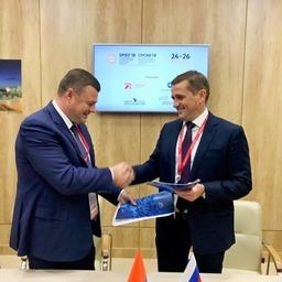 Договоренности скрепили подписями заместитель министра сельского хозяйства России – руководитель Росрыболовства Илья ШЕСТАКОВ и глава администрации Тамбовской области Александр НИКИТИН. Фото пресс-службы ФАР