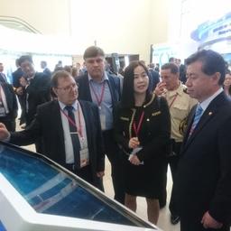 Большой интерес к биржевой площадке на ВЭФ-2017 проявил министр морских дел и рыболовства Республики Корея КИМ Ён Чун