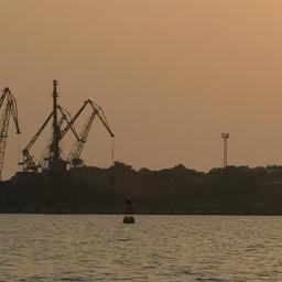 Капитаны российских портов смогут отказывать в заходе судам, уличенным в браконьерстве