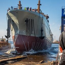 В Санкт-Петербурге состоялся спуск на воду 108-метрового супертраулера «Капитан Вдовиченко»