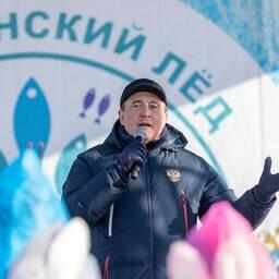 Участников и гостей приветствовал губернатор Валерий ЛИМАРЕНКО. Фото пресс-службы правительства Сахалинской области