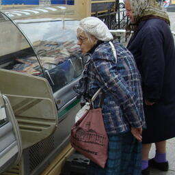 Правительство предоставило региональным властям возможность сдерживать цены на социально значимые продукты с помощью соглашений с торговыми сетями