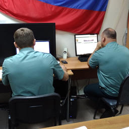 Сотрудники таможни работают с порталом «Морской порт»