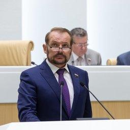 Заместитель председателя Комитета Совета Федерации по аграрно-продовольственной политике и природопользованию Сергей БЕЛОУСОВ. Фото пресс-службы СФ