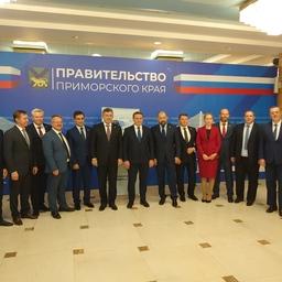Ученых и сотрудников ТИНРО поздравили представители Федерального агентства по рыболовству, Всероссийского НИИ рыбного хозяйства и океанографии, рыбопромышленных ассоциаций и компаний, научных и образовательных организаций, а также правительства края, законодательного собрания Приморья