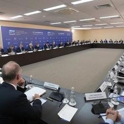 Встреча премьер-министра Дмитрия МЕДВЕДЕВА с представителями российских деловых кругов в рамках форума «Сочи-2017». Фото пресс-службы Правительства РФ