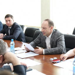 Комитет по экономическому развитию Сахалинской областной думы поддержал изменения законов об ИЭЗ и континентальном шельфе РФ. Фото пресс-службы регионального парламента