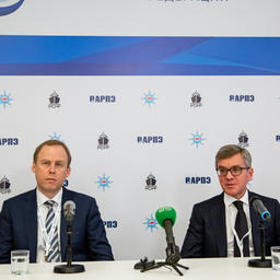 Замруководителя Росрыболовства Василий СОКОЛОВ и президент ВАРПЭ Герман ЗВЕРЕВ на пресс-конференции