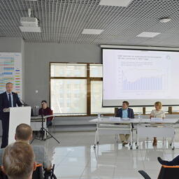 На растущую закредитованность отрасли указал президент Ассоциации добытчиков минтая Алексей БУГЛАК