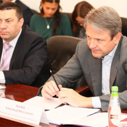 Министр сельского хозяйства Александр Ткачев провел совещание по мерам развития рыбохозяйственного комплекса. Фото пресс-службы Минсельхоза РФ