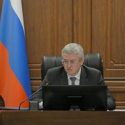 Губернатор Камчатки Владимир СОЛОДОВ дал поручения по списку прибрежных поселков для получения средств на развитие. Фото пресс-службы правительства края