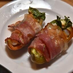 Приготовленные вкусности тут же продегустировали
