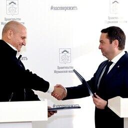 Соглашение о взаимодействии подписали председатель совета директоров S7 Group Евгений ЕЛИН и губернатор Андрей ЧИБИС. Фото пресс-службы правительства Мурманской области