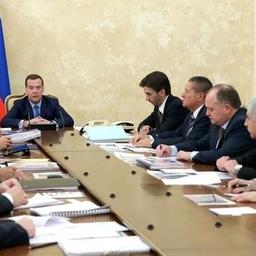Совещание о долгосрочных программах развития ОАО «Объединенная авиастроительная корпорация» и ОАО «Объединенная судостроительная корпорация». Фото пресс-службы Правительства РФ