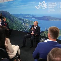 Президент России Владимир ПУТИН на встрече с представителями общественности по вопросам развития Дальнего Востока. Фото пресс-службы главы государства