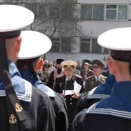 Подъем флага на новом пограничном сторожевом корабле. Владивосток, май, 2007 г.