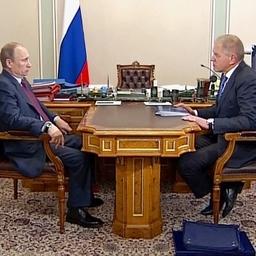 Премьер-министр Владимир Путин провел встречу с руководителем Росрыболовства Андреем Крайним. Фото пресс-службы Правительства РФ.