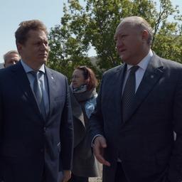 Министр рыбного хозяйства Камчатского края Андрей ЗДЕТОВЕТСКИЙ и губернатор Владимир ИЛЮХИН. Фото пресс-службы правительства региона