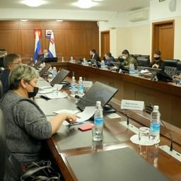Вопросы распределения объемов для традиционного лова губернатор Владимир СОЛОДОВ обсудил с представителями региональной Ассоциации коренных народов. Фото пресс-службы правительства Камчатского края
