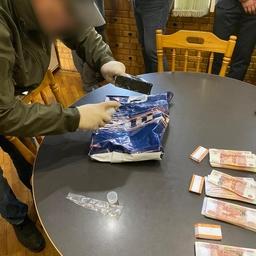 В кабинете замглавы филиала Главрыбвода обнаружили 2 млн рублей. Фото пресс-службы Следственного управления СК РФ по Краснодарскому краю