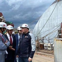 Первый зампред Совета Федерации Андрей ЯЦКИН, первый зампред комитета СФ по аграрно-продовольственной политике и природопользованию Сергей МИТИН и Генеральный директор Северной верфи Игорь ОРЛОВ. Фото пресс-службы Совфеда