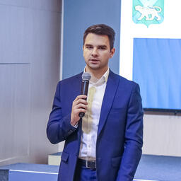 Заместитель председателя правительства Приморского края Николай СТЕЦКО выступил на форуме «Экспортный потенциал Приморья». Фото — Игорь Новиков (правительство Приморского края)
