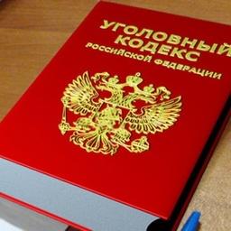 Сейчас самого правоохранителя обвиняют по статье 285 УК РФ (злоупотребление должностными полномочиями)