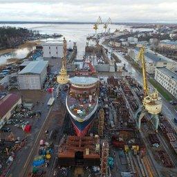 Рыболовное судно на стапелях Выборгского судостроительного завода