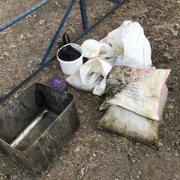 В микроавтобусе обнаружили в общей сложности более центнера трепанга и гребешка. Фото пресс-службы Погрануправления ФСБ России по Приморскому краю