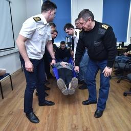 Переноска на одеяле