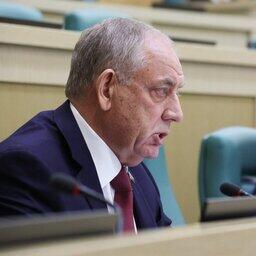 О ходе строительства рыболовных судов под инвестквоты доложил первый зампред комитета Совфеда по аграрно-продовольственной политике и природопользованию Сергей МИТИН. Фото пресс-службы СФ