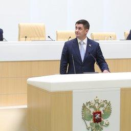 Докладчиком выступил член комитета Совфеда по международным делам Вадим ДЕНЬГИН. Фото пресс-службы СФ