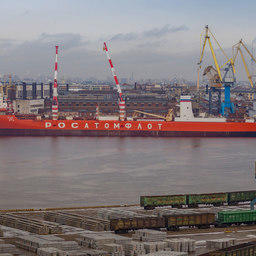 Лихтеровоз «Севморпуть». Фото Вадима Толбатова