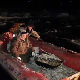 Спасательная операция продолжалась до поздней ночи. Фото пресс-службы ГУ МЧС России по Сахалинской области