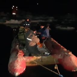 Спасательная операция продолжалась до поздней ночи. Фото пресс-службы ГУ МЧС России по Сахалинской области