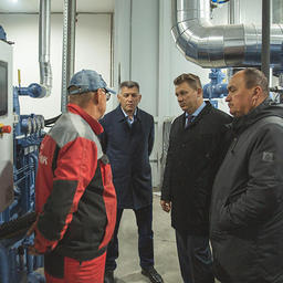 Министр рыбного хозяйства Камчатского края Андрей ЗДЕТОВЕТСКИЙ на новом предприятии «Камчаттралфлота». Фото пресс-службы регионального правительства