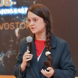 Сомодератор встречи, главный редактор Fishnews.ru Маргарита КРЮЧКОВА предложила порассуждать, последует ли рыбная отрасль опыту АПК по вертикальной интеграции бизнеса