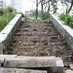 Помощь рыбаков позволит сделать комфортной и безопасной пришкольную территорию. Фото пресс-службы РРПК