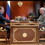 Председатель Правительства РФ Дмитрий МЕДВЕДЕВ провел рабочую встречу с генеральным директором ОАО «ПО «Севмаш» Андреем ДЬЯЧКОВЫМ. Фото пресс-службы Правительства РФ.