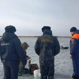 Сотрудники рыбоохраны убеждают граждан соблюдать режим самоизоляции. Фото пресс-службы Нижнеобского теруправления Росрыболовства