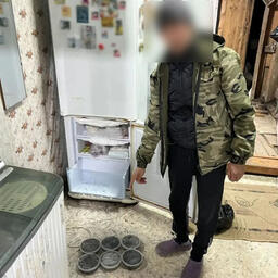 Дома у фигуранта обнаружили еще одну партию нелегального деликатеса. Фото пресс-службы УМВД России по Хабаровскому краю