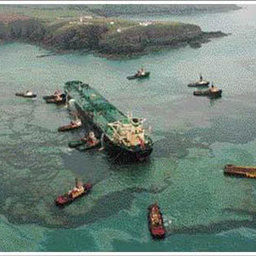 Борьба с разливами нефти на море