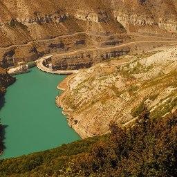Миатлинское водохранилище, где расположен один из участков. Фото Moneycantbuy («Википедия»). Файл доступен по лицензии Creative Commons Attribution-Share Alike 4.0 International