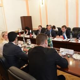 Заместитель министра сельского хозяйства РФ – руководитель Федерального агентства по рыболовству Илья Шестаков и министр рыбного хозяйства и аквакультуры Бразилии Элдер Барбальо обсудили вопросы двустороннего сотрудничества. Фото пресс-службы ФАР