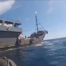 В Сети появилось видео с задержания одного из судов. На фото – кадр из съемки