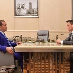 Встреча премьер-министра Дмитрия МЕДВЕДЕВА с генеральным директором Российского экспортного центра Андреем СЛЕПНЁВЫМ. Фото пресс-службы правительства
