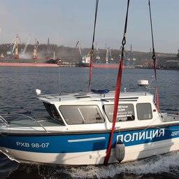 В порту Ванино спустили на воду полицейский катер. Фото пресс-службы Управления на транспорте МВД России по ДФО