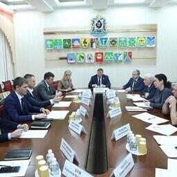 Вопросы подготовки к перезакреплению рыболовных участков снова подняли на площадке Законодательной думы Хабаровского края. Фото пресс-службы регионального парламента
