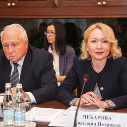 Председатель правления Ассоциации «Росрыбхоз» Василий Глущенко и директор по качеству X5 Retail Group N.V. Светлана Чебарова