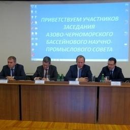 Заседание Азово-Черноморского бассейнового научно-промыслового совета. Фото пресс-службы правительства Ростовской области